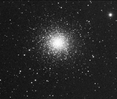 Marele roi globular M13 din constelatia Hercule